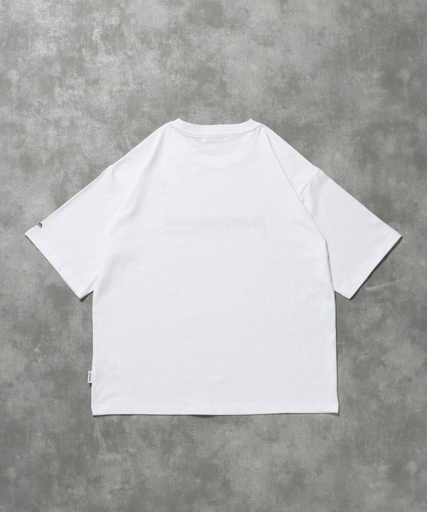 センターロゴ刺繍ショート丈Tシャツ / Tシャツ 短丈 クルーネック 半袖 ショート丈 刺繍 ホワイト