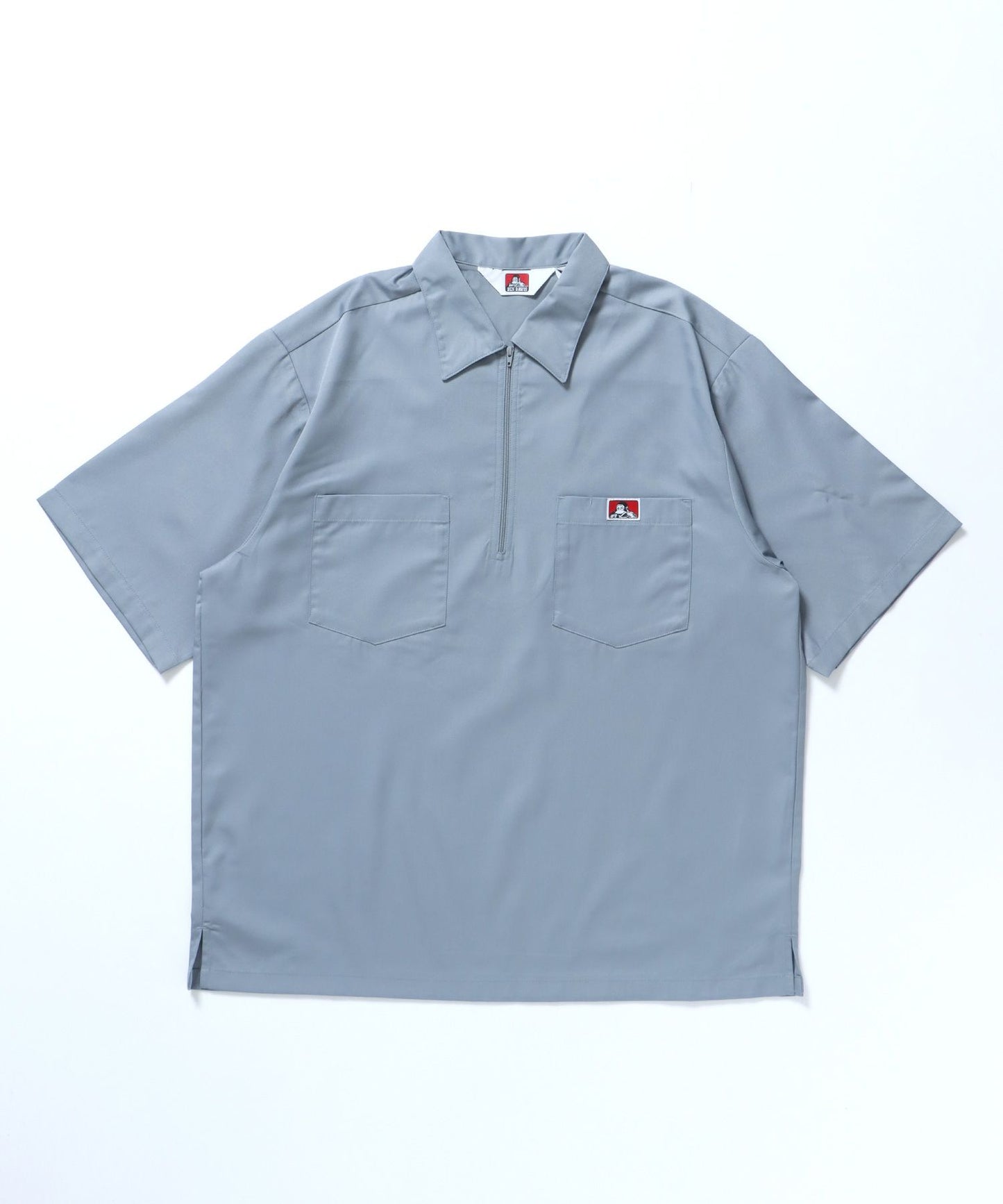 【BEN DAVIS(ベンデイビス)】1/2 ZIP S/S SHIRT / シャツ レギュラー ワンポイント シンプル ハーフジップ ライトグレー