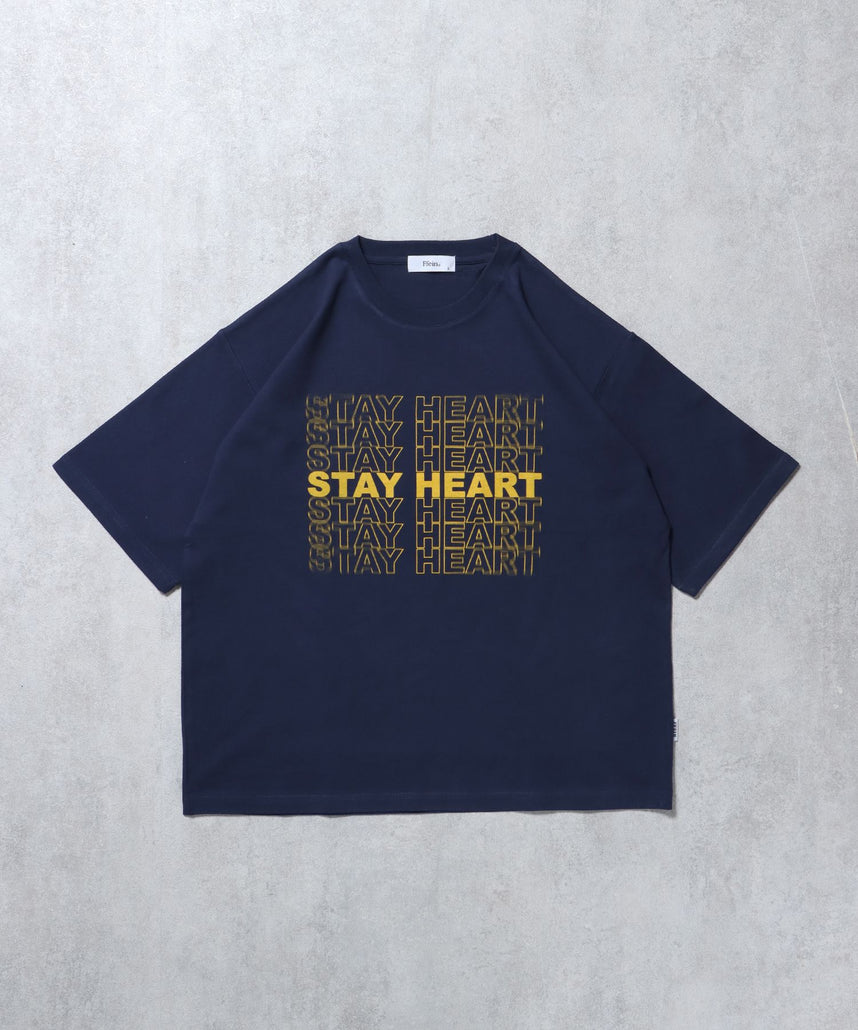 【FFEIN(フェイン)】メッセージロゴショート丈Tシャツ / ぼかしロゴ Tシャツ 短丈 クルーネック 半袖 ネイビー