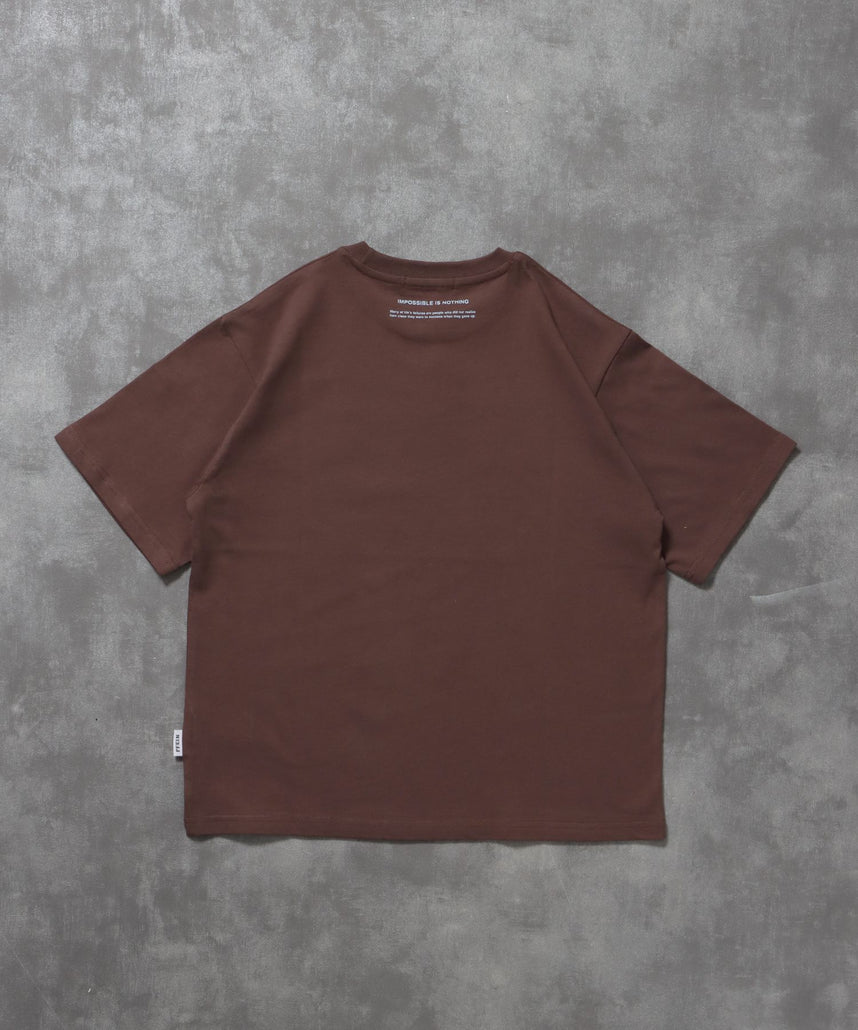 メッセージロゴショート丈Tシャツ / Tシャツ クルーネック 半袖 プリント ぼかしロゴ 【短丈】 モカ