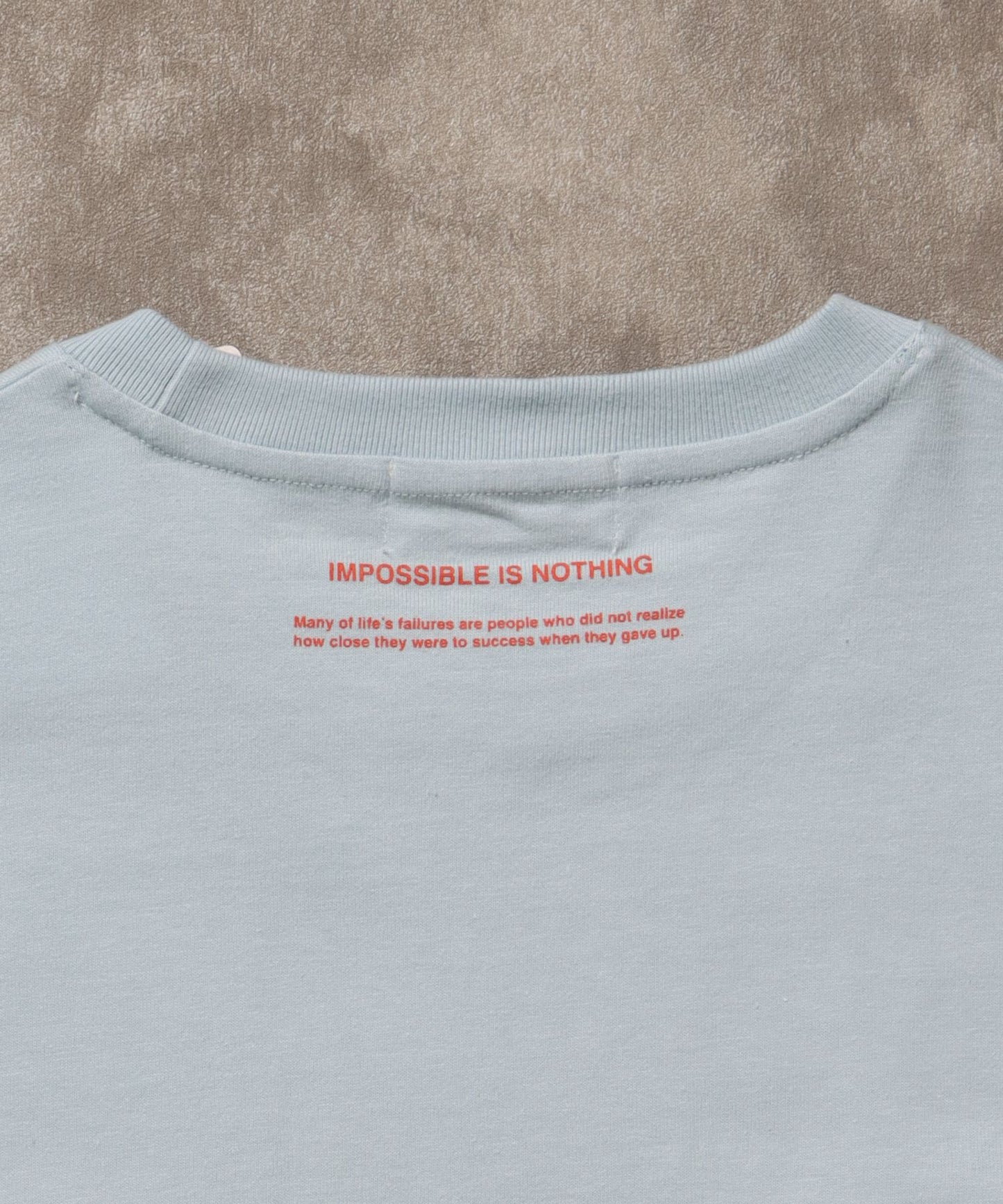 メッセージロゴショート丈Tシャツ / Tシャツ クルーネック 半袖 プリント ぼかしロゴ 【短丈】 ライトブルー