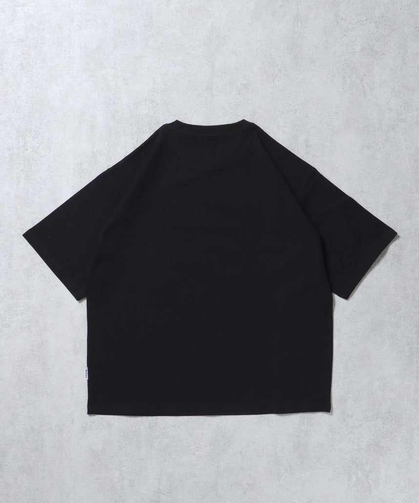 アートデザインショート丈Tシャツ / Tシャツ 短丈 クルーネック 半袖 ブラック