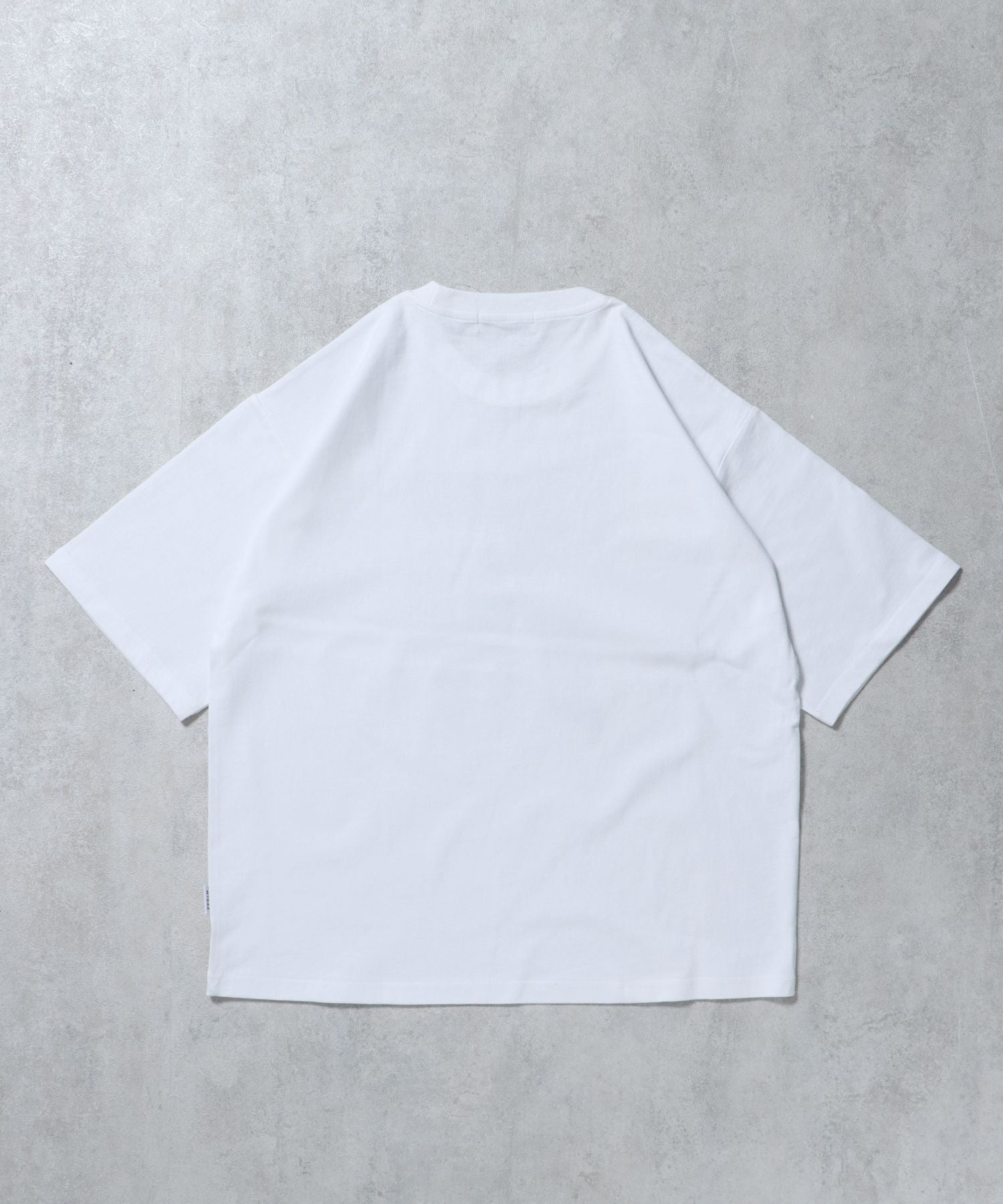 アートデザインショート丈Tシャツ / Tシャツ 短丈 クルーネック 半袖 ホワイト