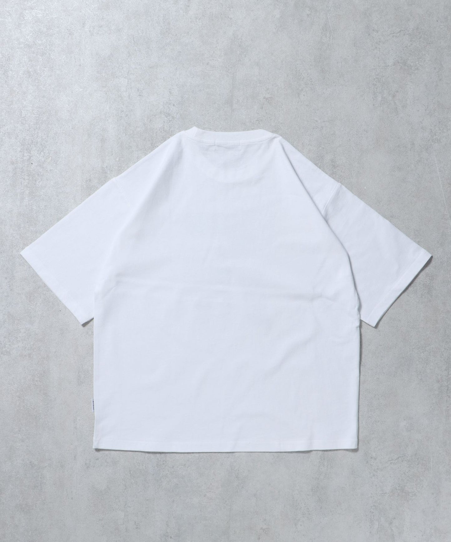 アートデザインショート丈Tシャツ / Tシャツ 短丈 クルーネック 半袖 ホワイト