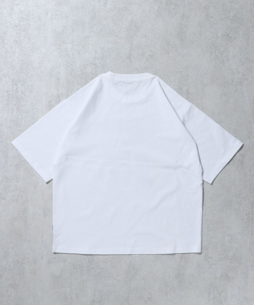 アートデザインショート丈Tシャツ / Tシャツ 短丈 クルーネック 半袖 ホワイト