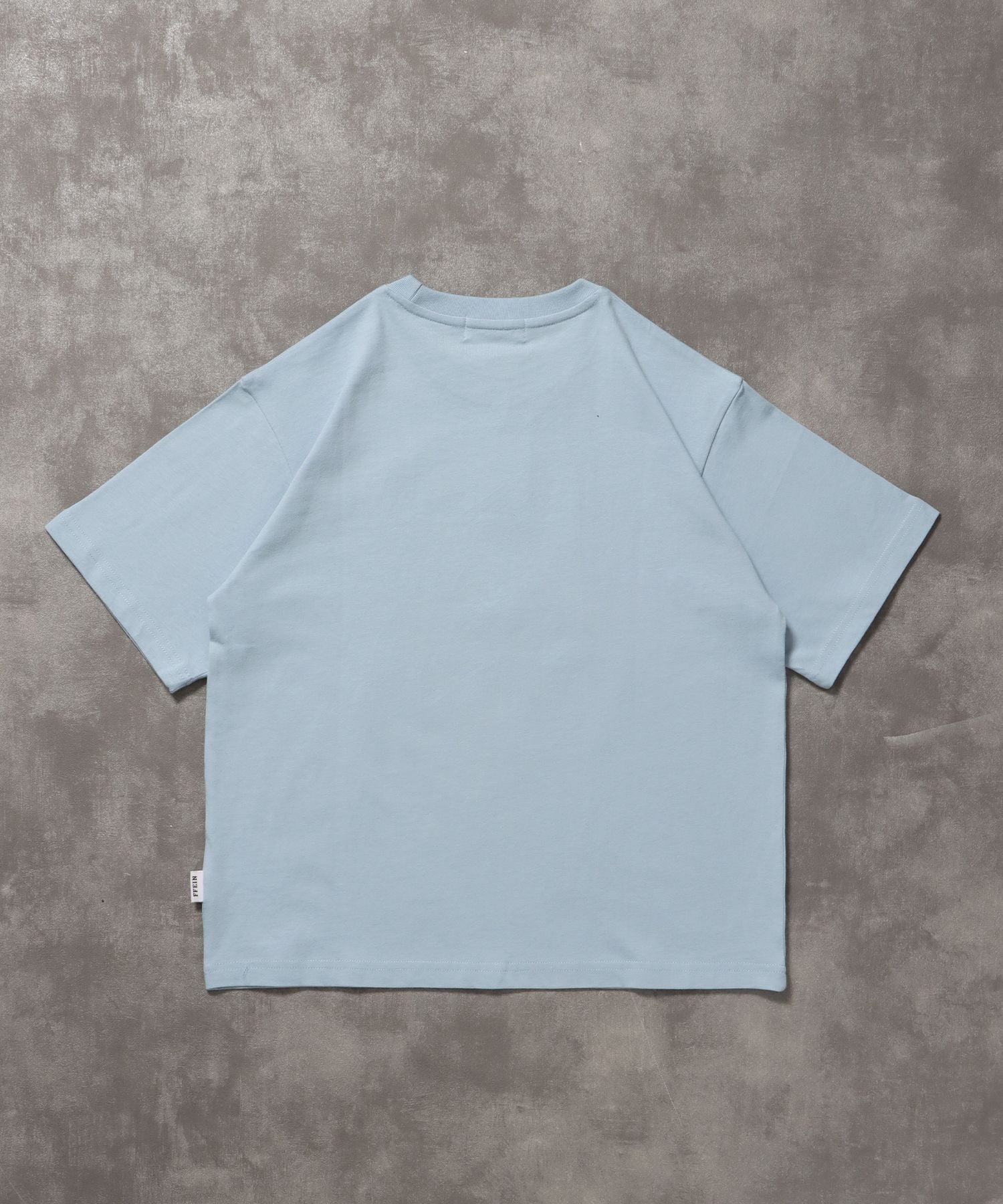 アートデザインショート丈Tシャツ / Tシャツ 短丈 クルーネック 半袖 ライトブルー