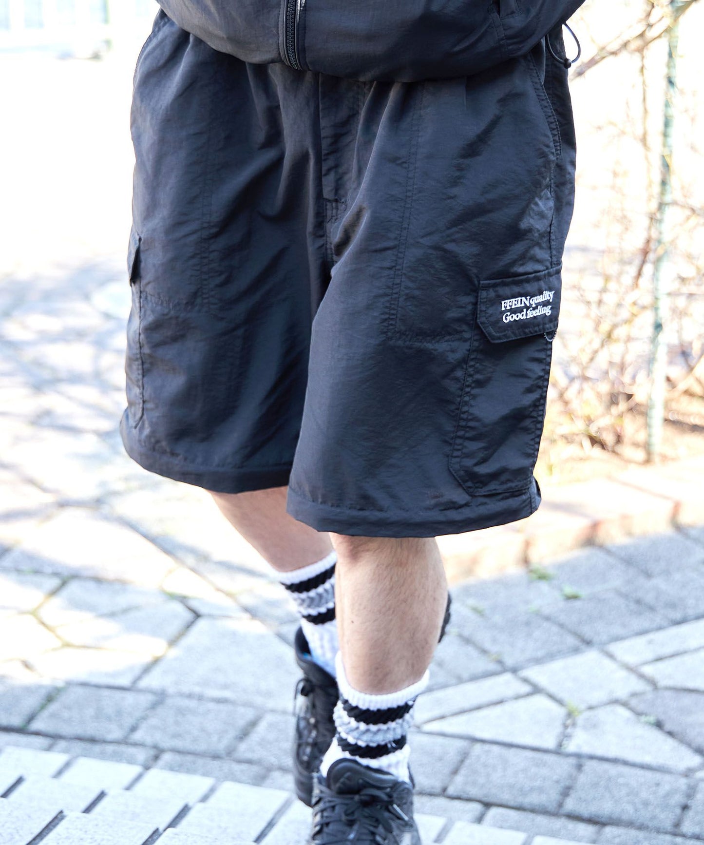【FFEIN(フェイン)】2WAYナイロンテックワイドカーゴパンツ / ナイロン ハーフパンツ ショーツ ドローコード セットアップ対応 ブラック