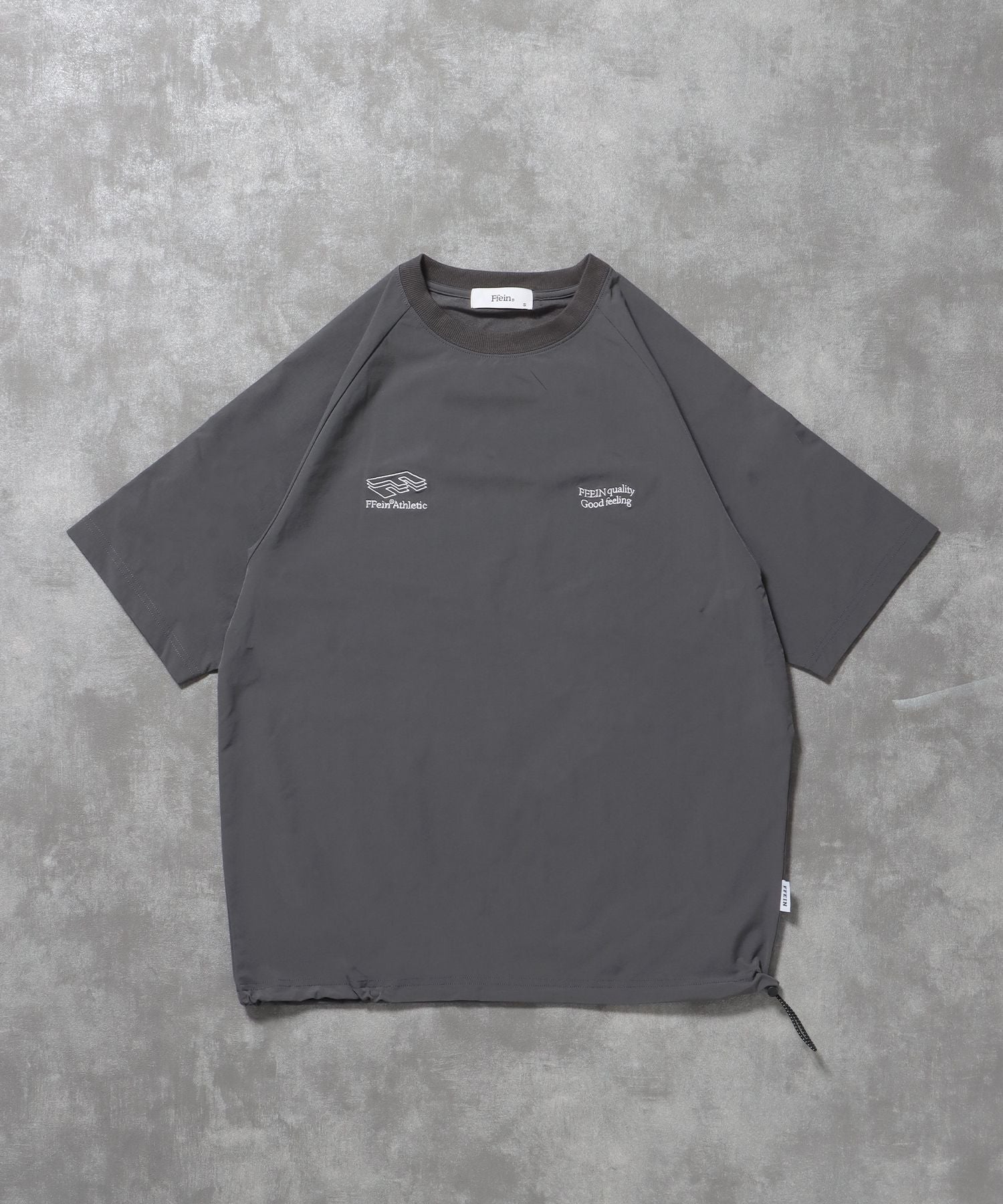 【FFEIN(フェイン)】ナイロンゲームTシャツ / ナイロン 半袖 クルーネック Tシャツドローコード チャコール