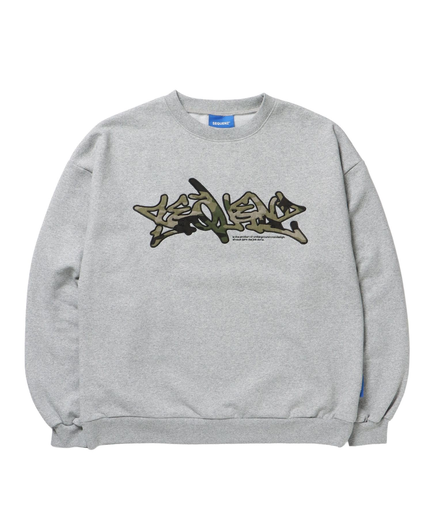 【SEQUENZ(シークエンズ)】CAMO APPLIQUE C/N SWEAT / カモ柄 ワッペン スウェット クルーネック 裏起毛 グレー