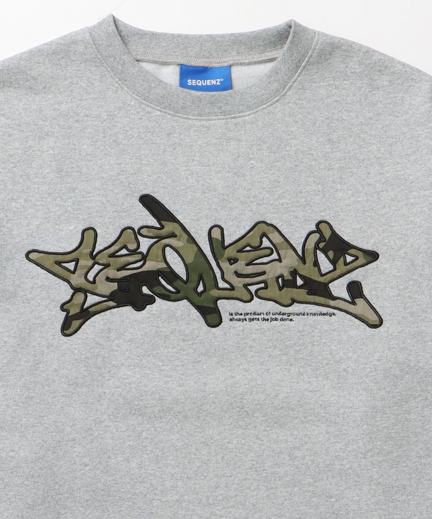 CAMO APPLIQUE C/N SWEAT / カモ柄 ワッペン スウェット クルーネック 裏起毛 グレー