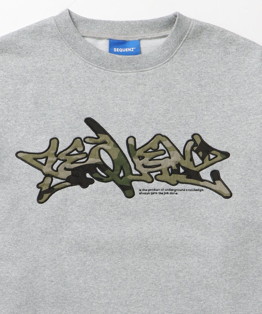 CAMO APPLIQUE C/N SWEAT / カモ柄 ワッペン スウェット クルーネック 裏起毛 グレー