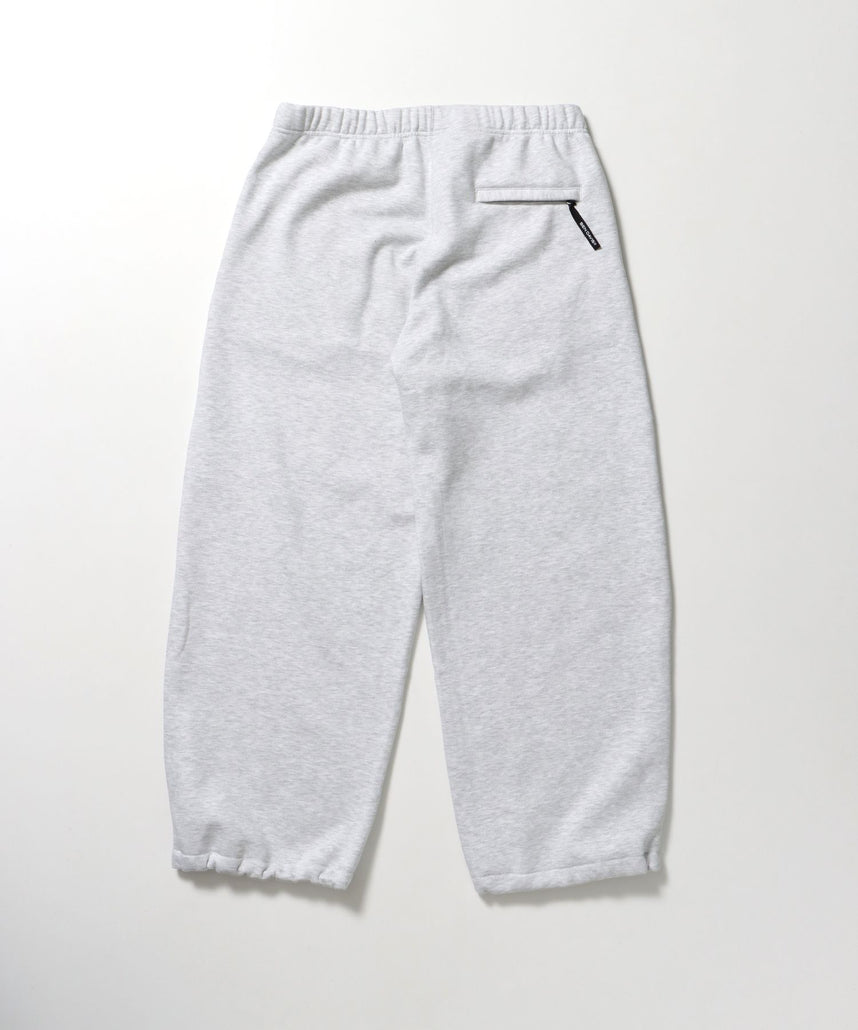 WIDE CURVE SWEAT PANTS / ワイド カーブパンツ スウェットパンツ 裏起毛 ドローコード 刺繍 アッシュグレー