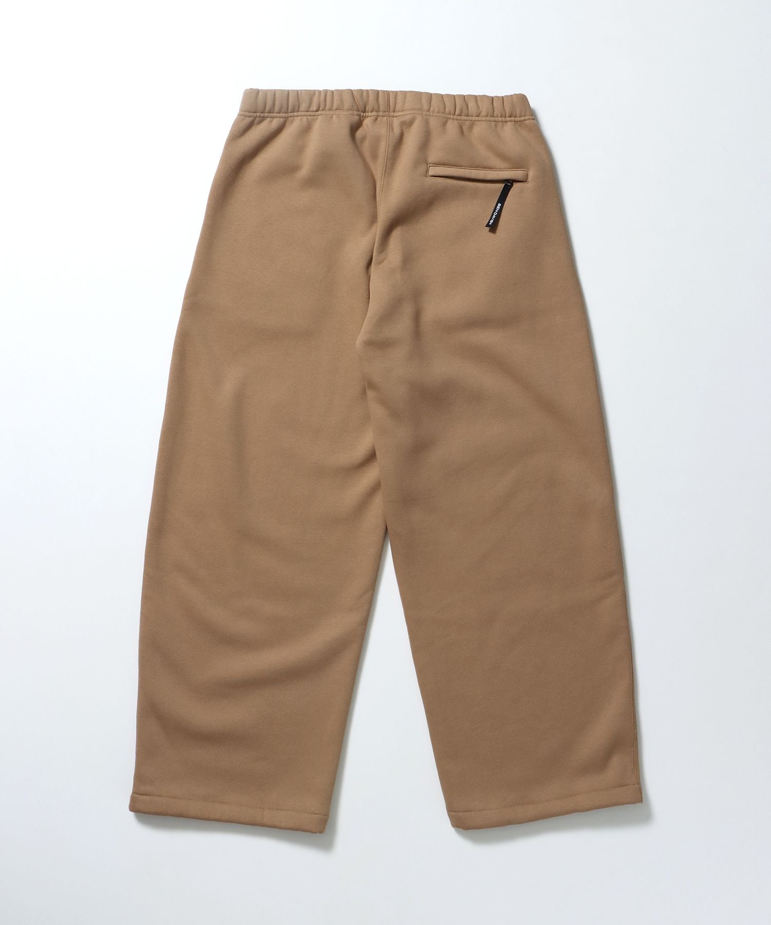 WIDE CURVE SWEAT PANTS / ワイド カーブパンツ スウェットパンツ 裏起毛 ドローコード 刺繍 モカ