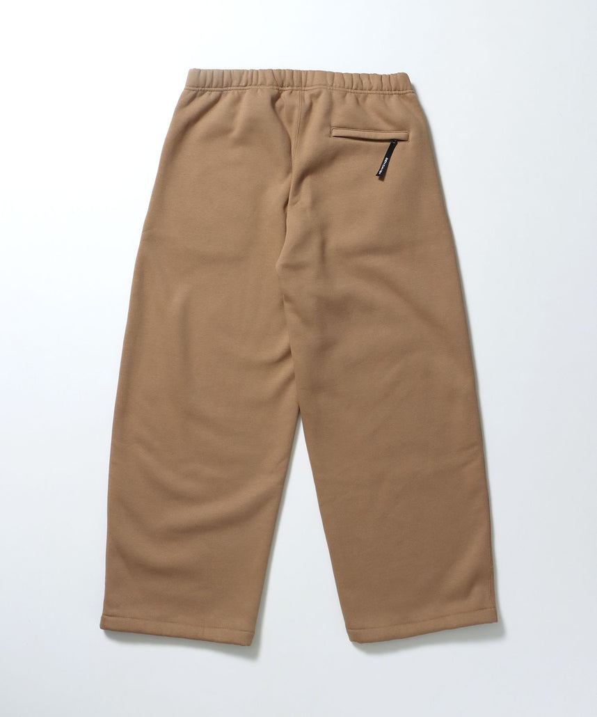 WIDE CURVE SWEAT PANTS / ワイド カーブパンツ スウェットパンツ 裏起毛 ドローコード 刺繍 モカ