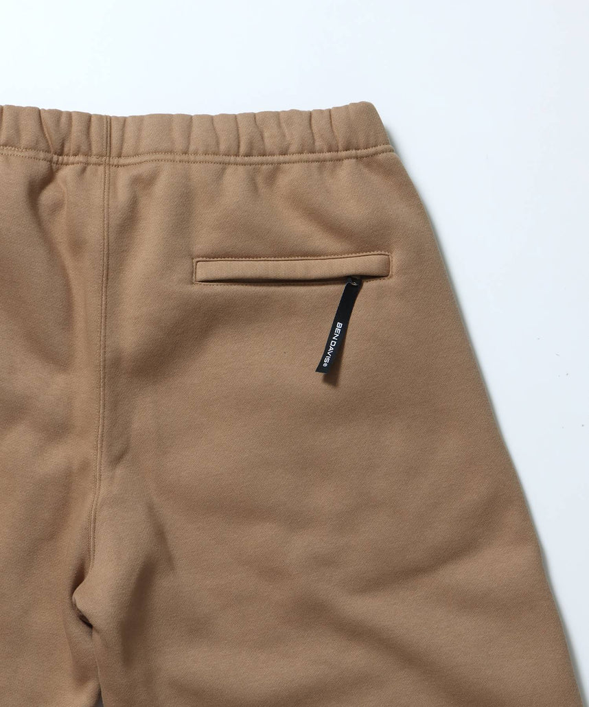 WIDE CURVE SWEAT PANTS / ワイド カーブパンツ スウェットパンツ 裏起毛 ドローコード 刺繍 モカ