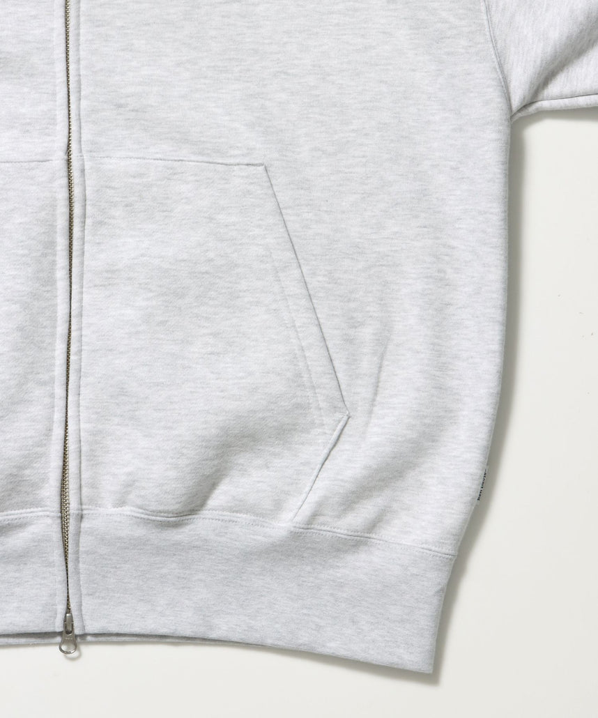 SELECTION ZIP HOODIE /パーカー ジップパーカー ダブルジップ 短丈 刺繍 プリント アッシュグレー