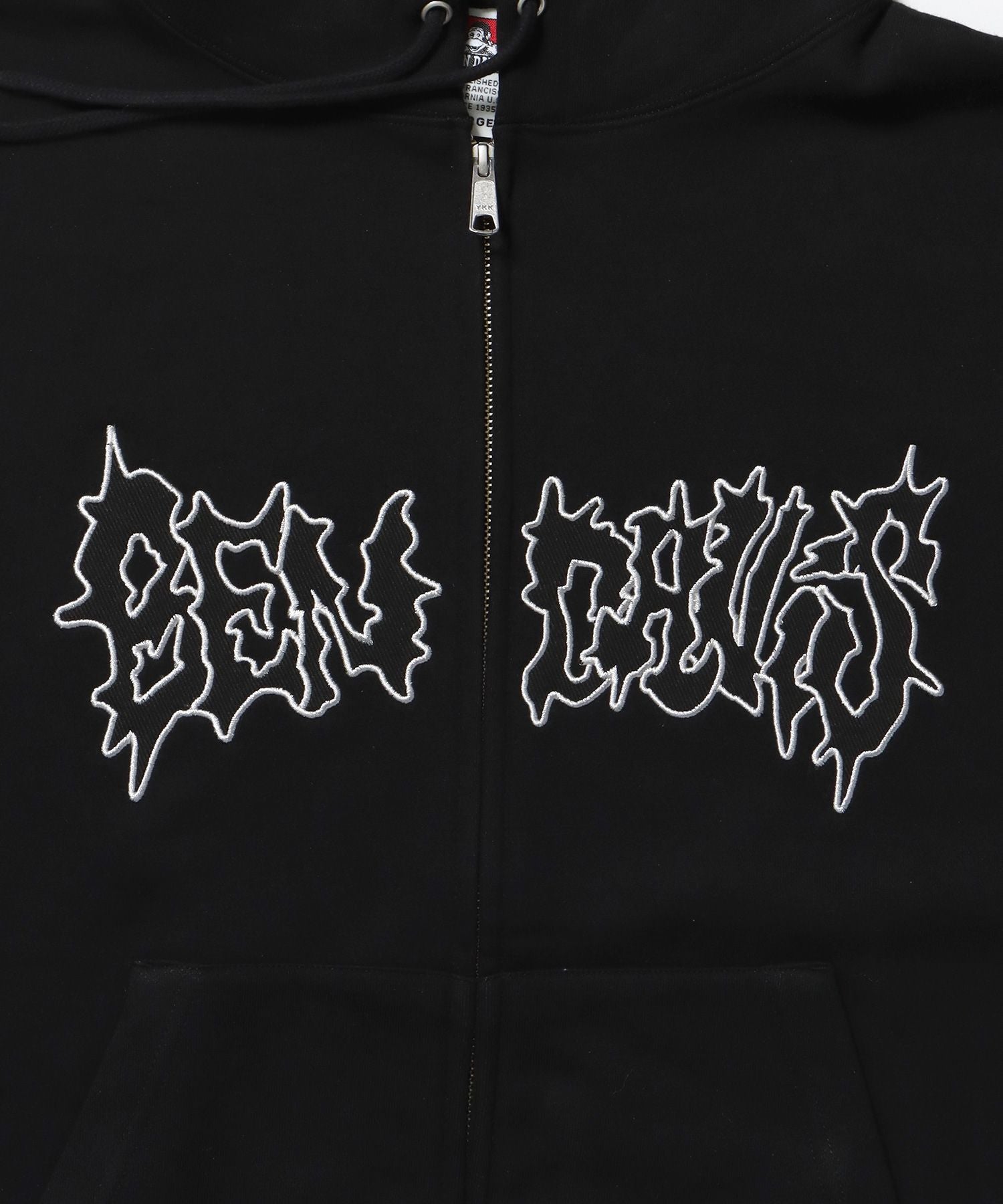 JAGGED LOGO ZIP HOODIE /パーカー ジップパーカー ダブルジップ 短丈 刺繍 ブラック