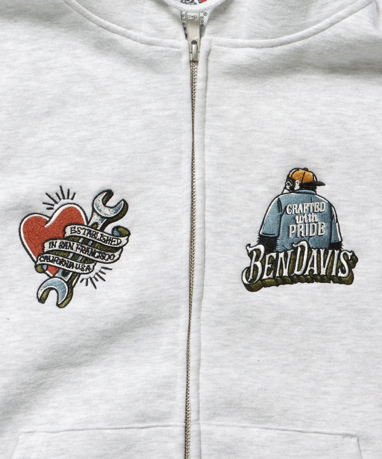 SOUVENIR ZIP HOODIE /パーカー ジップパーカー ダブルジップ 短丈 刺繍 アッシュグレー