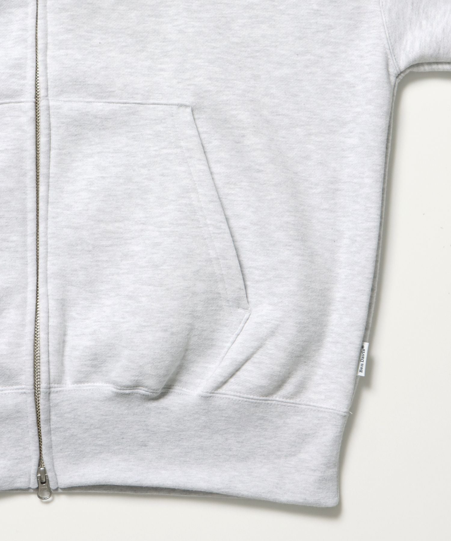 SOUVENIR ZIP HOODIE /パーカー ジップパーカー ダブルジップ 短丈 刺繍 アッシュグレー