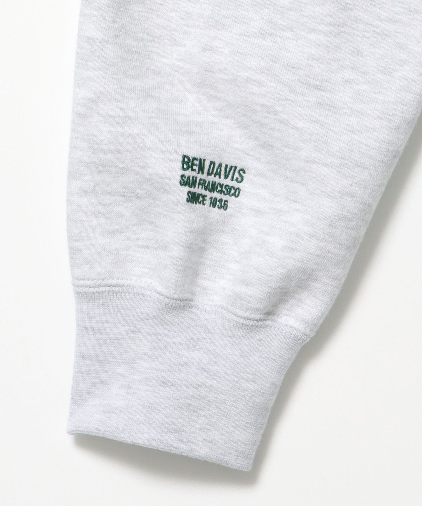 CENTER LOGO RAGLAN CREW (70's FIT) / スウェット ラグラン クルーネック 刺繍 裏起毛 アッシュグレー