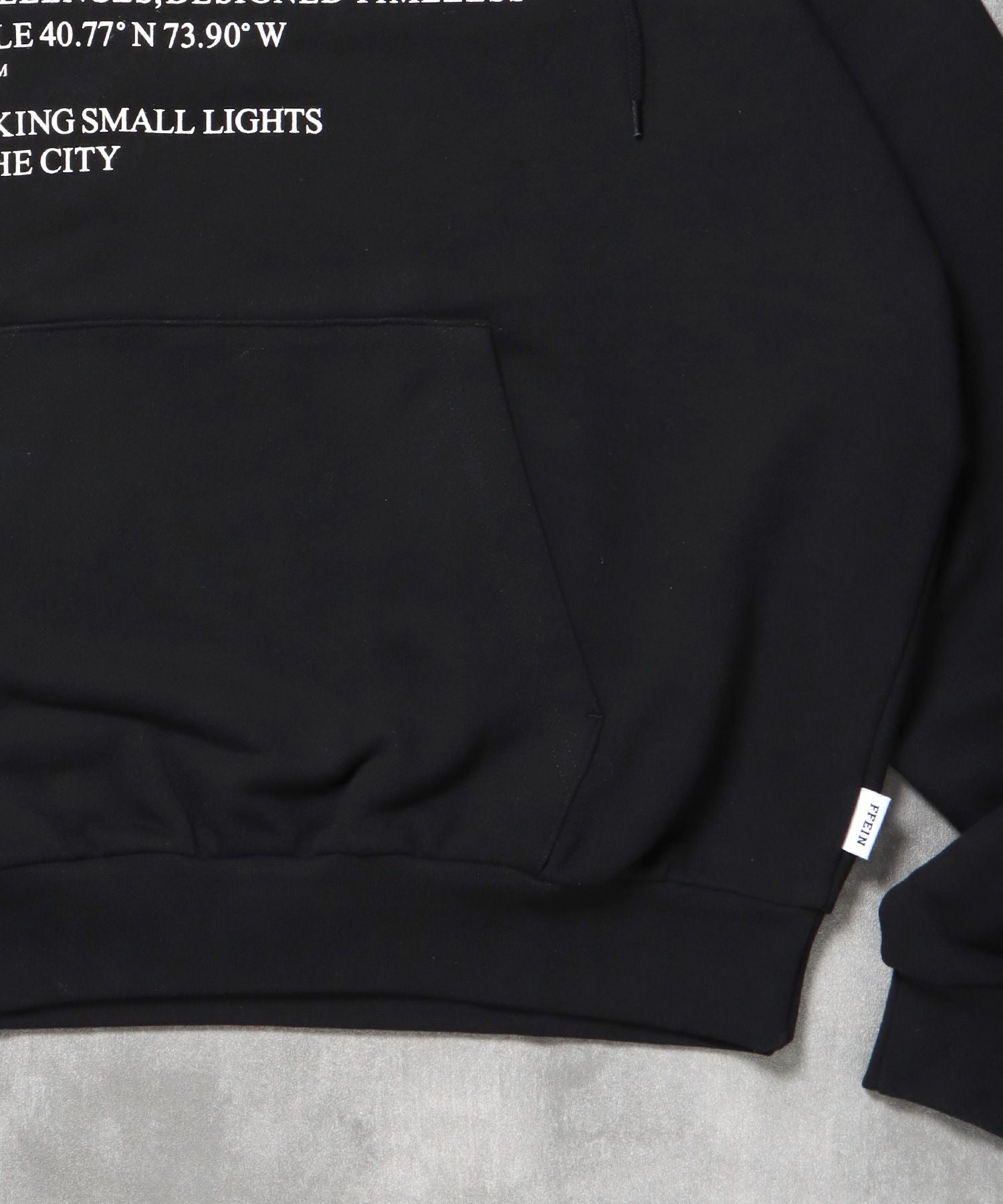 ヘビーウエイトメッセージプルパーカー / プルオーバー パーカー 裏毛 プリント フーディ ブラック