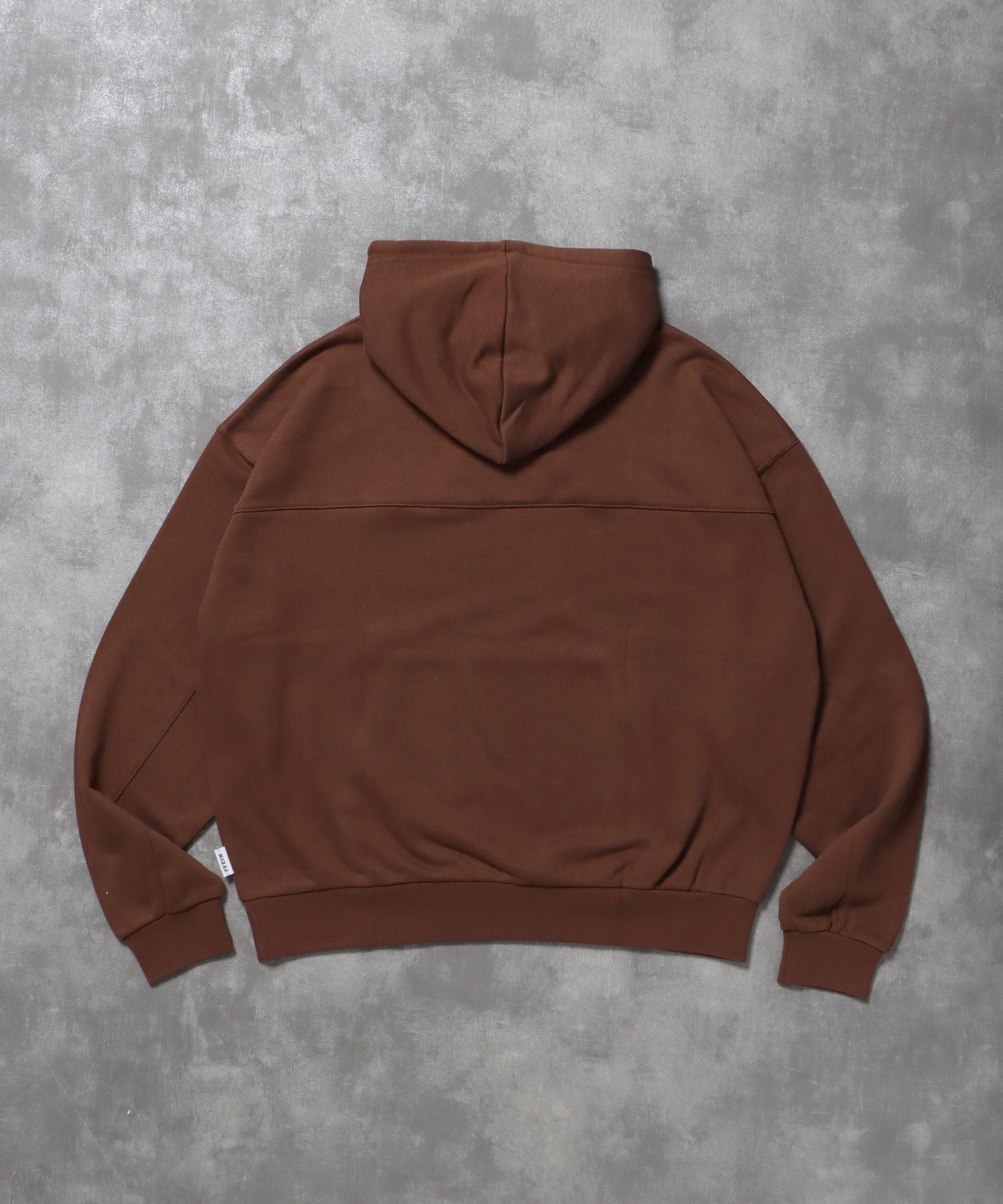 ヘビーウエイトメッセージプルパーカー / プルオーバー パーカー 裏毛 プリント フーディ ブラウン