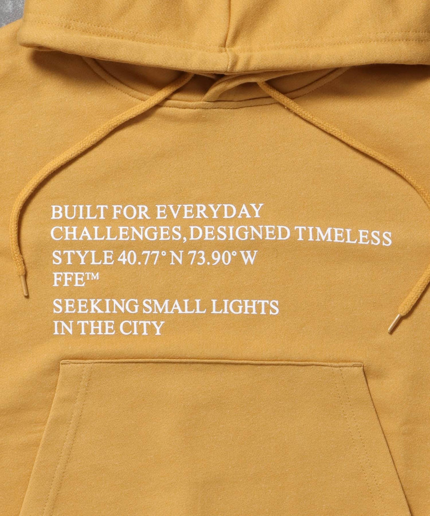 ヘビーウエイトメッセージプルパーカー / プルオーバー パーカー 裏毛 プリント フーディ イエロー