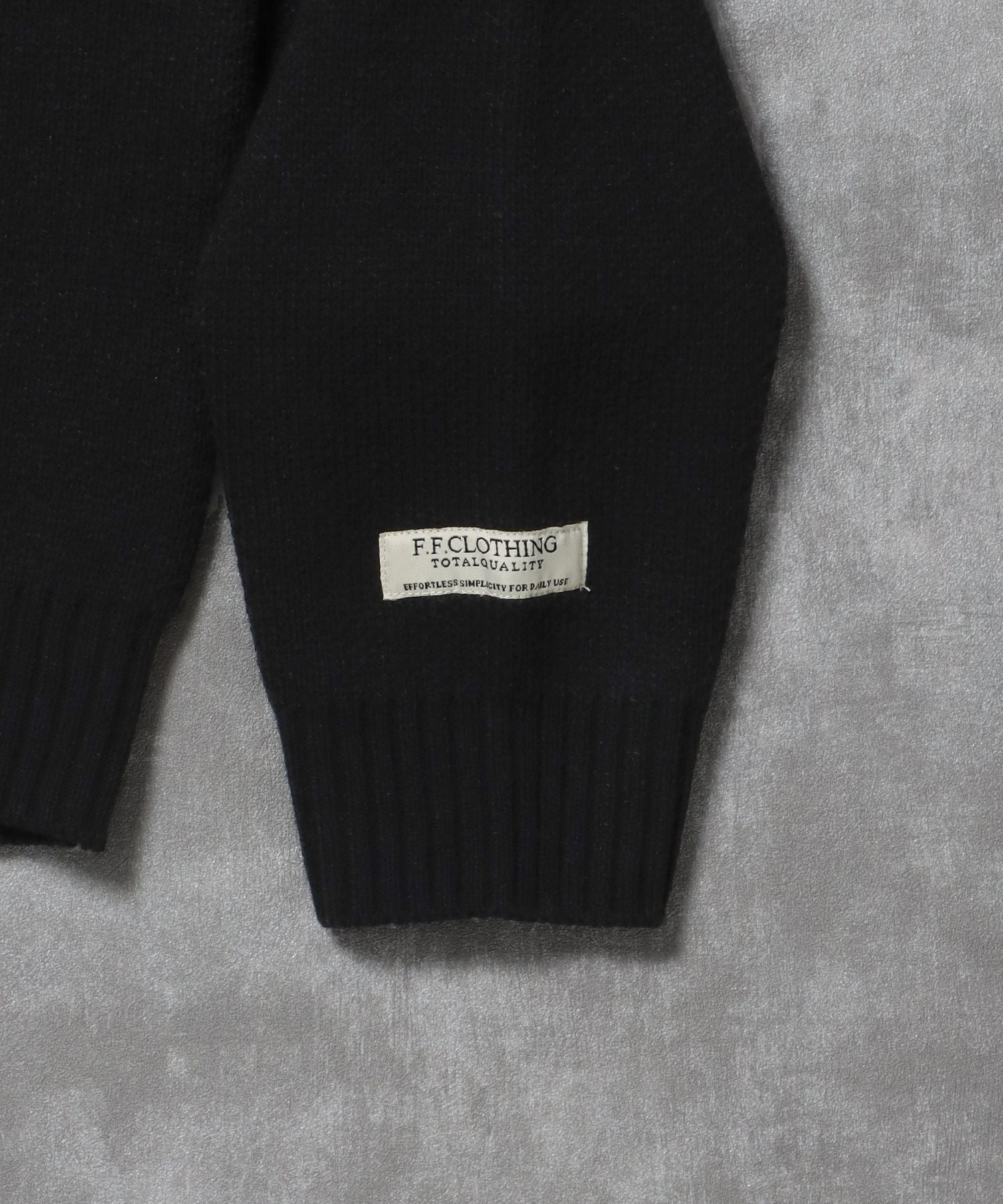 ネーム付きスキッパーニット / ニット セーター ポロカラー シンプル 無地 ワンポイント ブラック