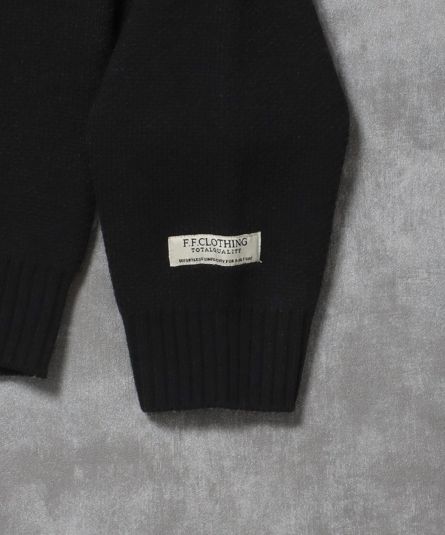 ネーム付きスキッパーニット / ニット セーター ポロカラー シンプル 無地 ワンポイント ブラック