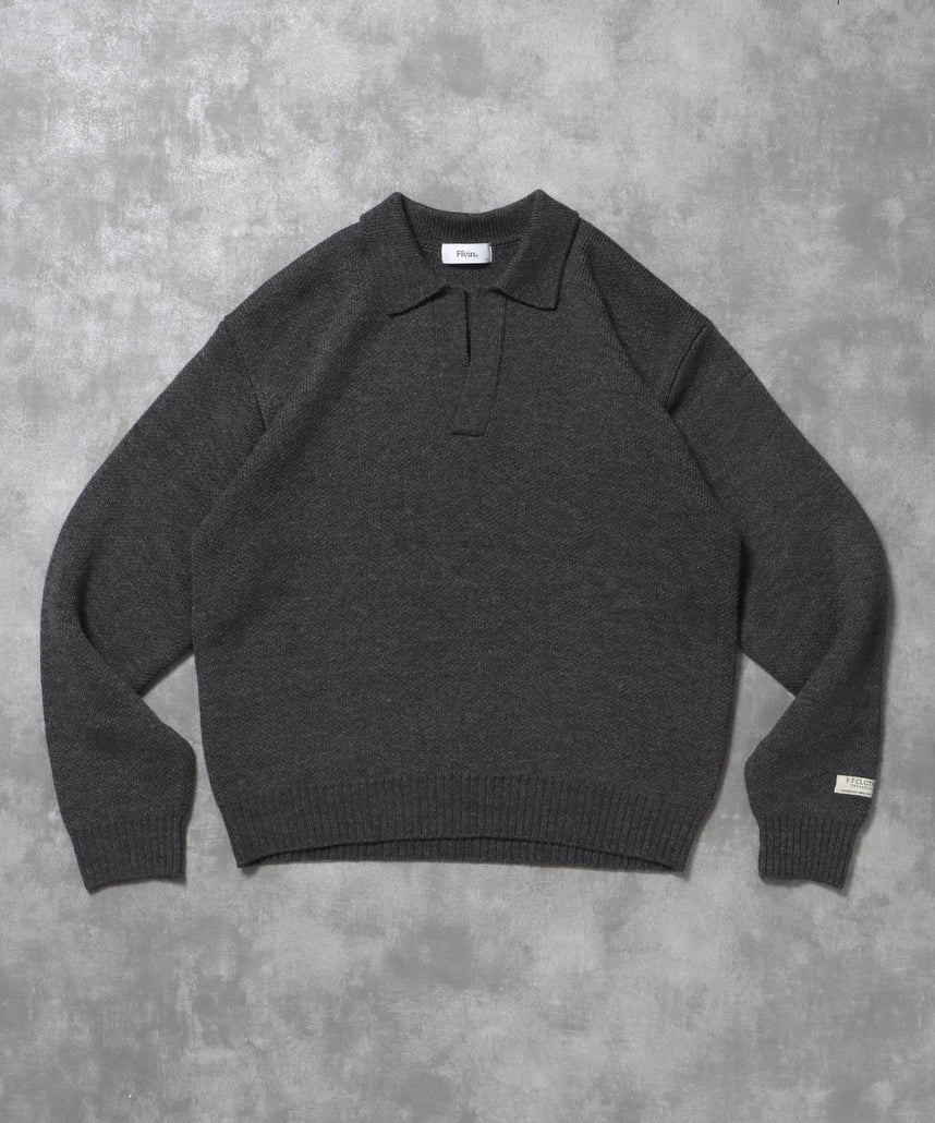 【FFEIN(フェイン)】ネーム付きスキッパーニット / ニット セーター ポロカラー シンプル 無地 ワンポイント グレー