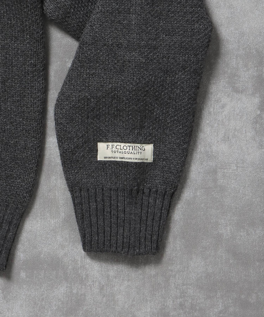 ネーム付きスキッパーニット / ニット セーター ポロカラー シンプル 無地 ワンポイント グレー