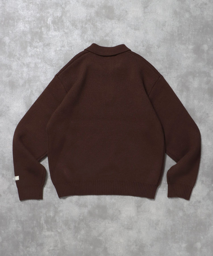 ネーム付きスキッパーニット / ニット セーター ポロカラー シンプル 無地 ワンポイント ブラウン