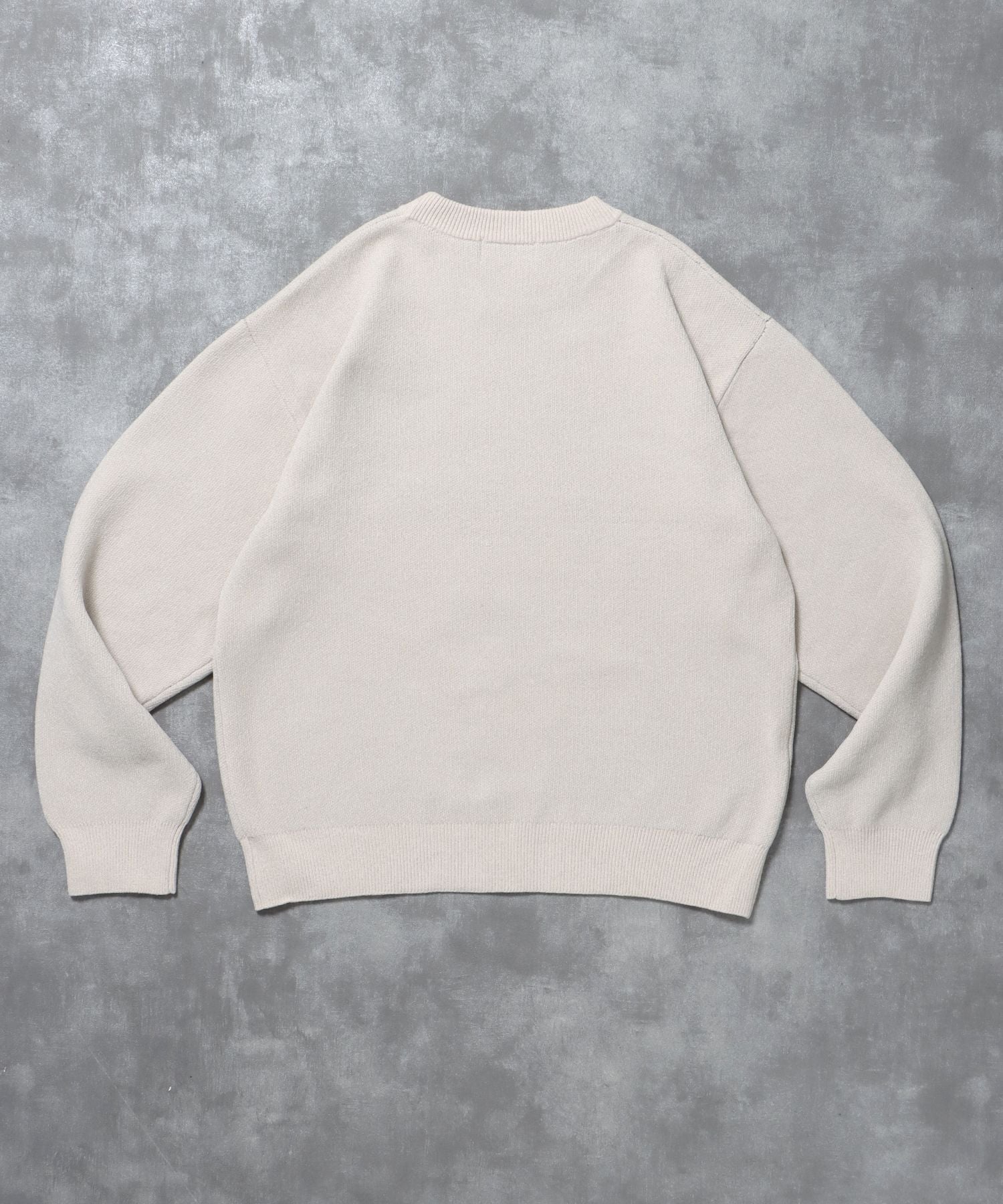 センターロゴウールライクニット / ウールライク ロゴ クルーネック ニット 刺繍 アイボリー