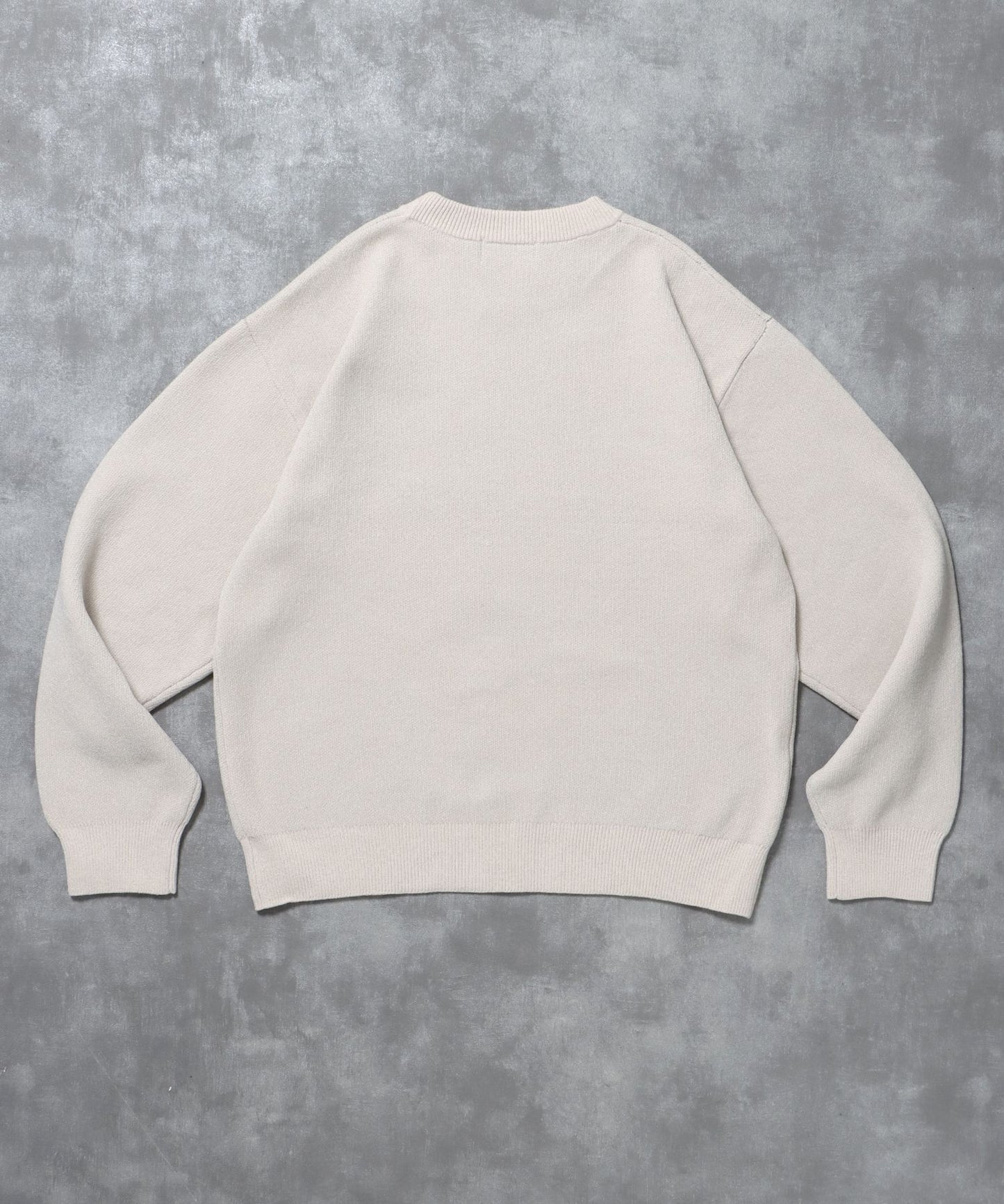 センターロゴウールライクニット / ウールライク ロゴ クルーネック ニット 刺繍 アイボリー