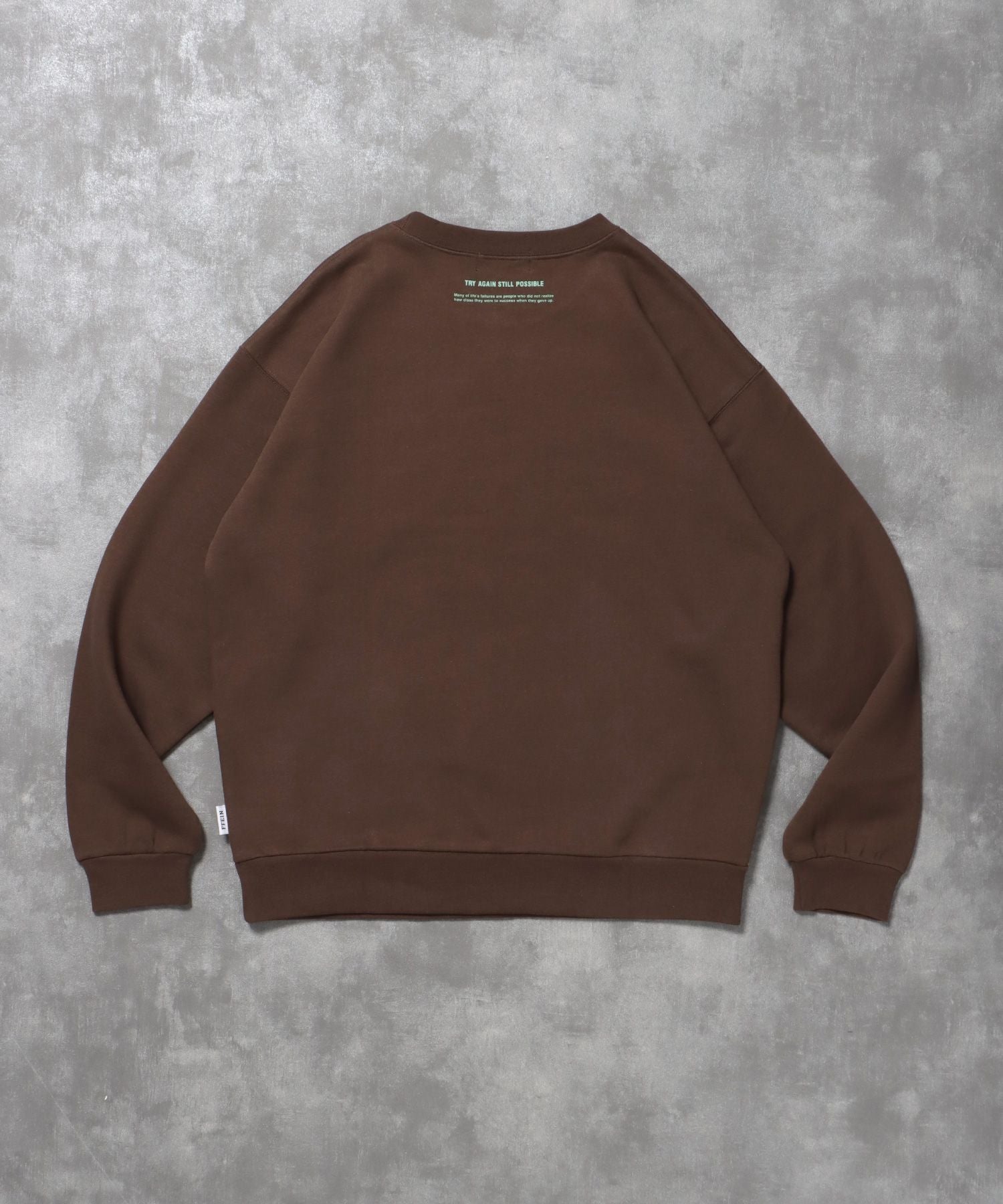 ヘビーウエイトぼかしメッセージロゴスウェット / 裏起毛 スウェット クルーネック プリント ブラウン