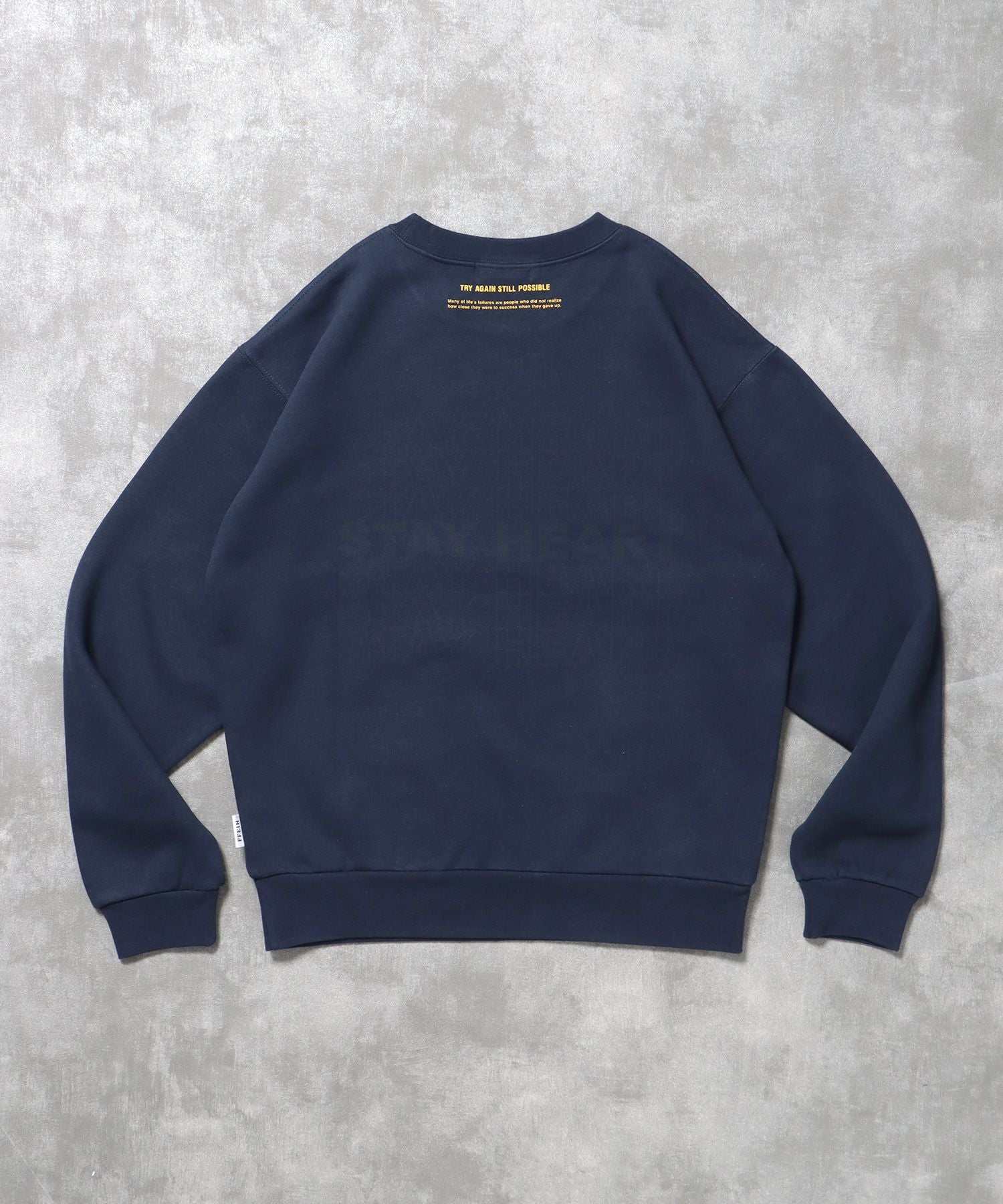ヘビーウエイトぼかしメッセージロゴスウェット / 裏起毛 スウェット クルーネック プリント ネイビー