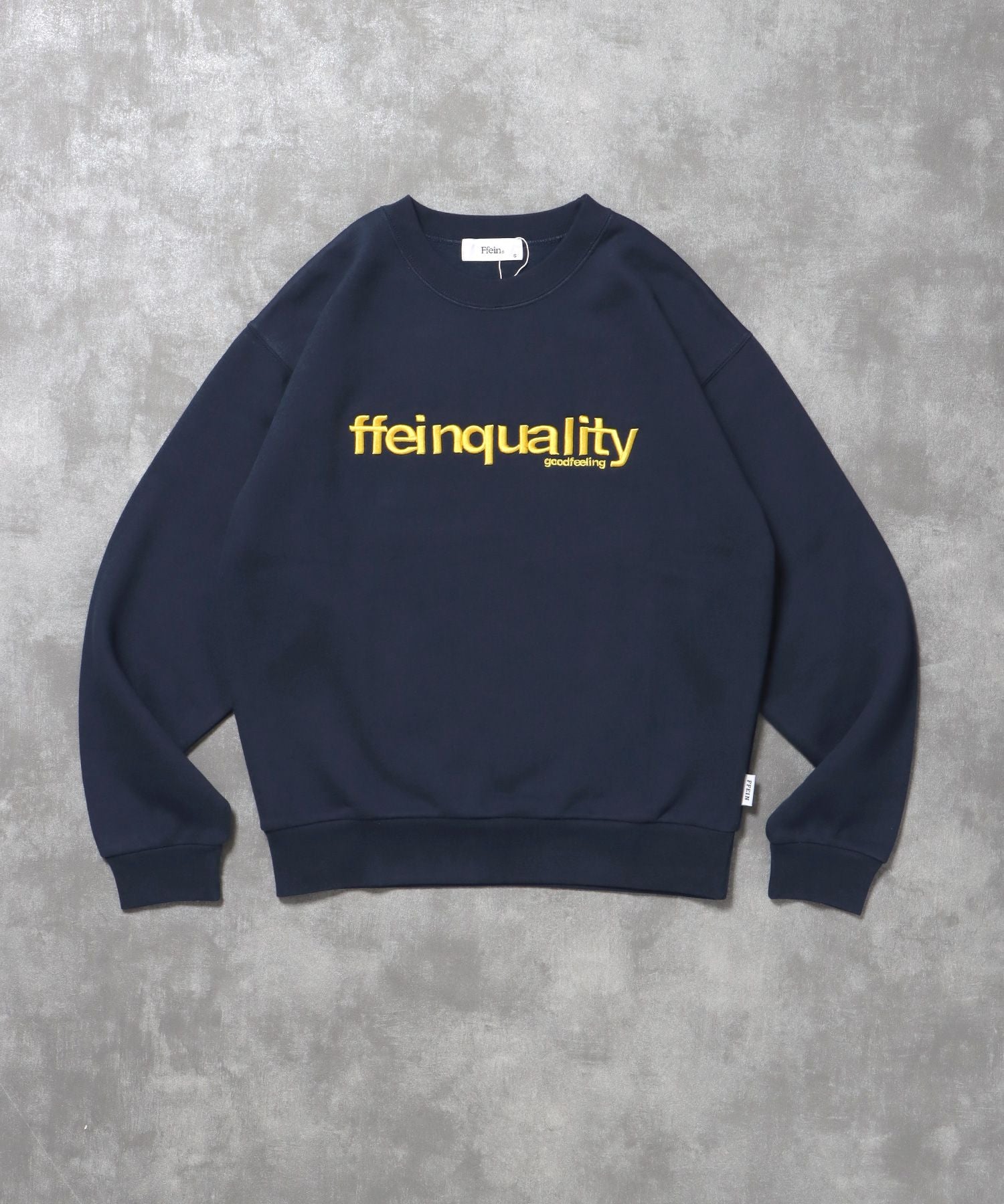 【FFEIN(フェイン)】ヘビーウエイトセンターデカロゴ刺繍スウェット / スウェット トレーナー 刺繍 裏起毛 クルーネック ワンポイント ネイビー