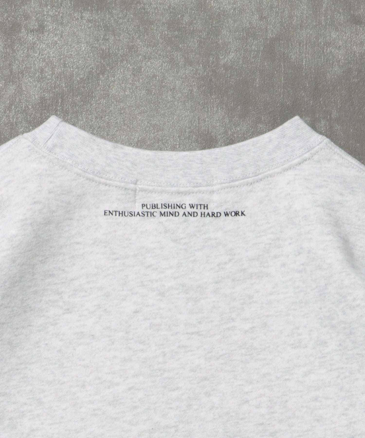 ヘビーウエイトサークルロゴスウェット / 裏起毛 スウェット クルーネック ワンポイント プリント アッシュグレー