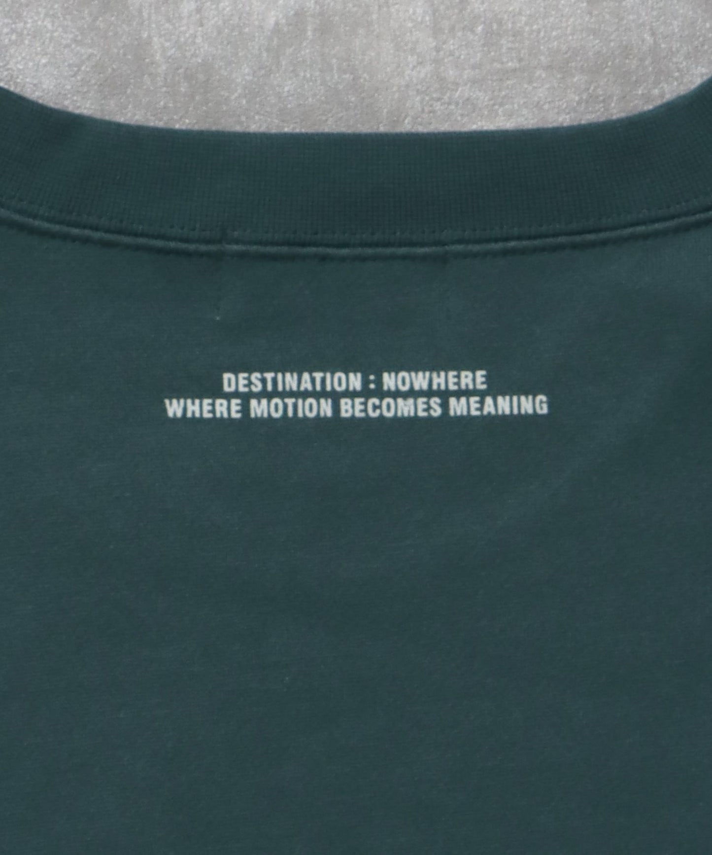 ヘビーウエイトフライトメッセージロゴスウェット / 裏起毛 スウェット クルーネック ワンポイント プリント グリーン