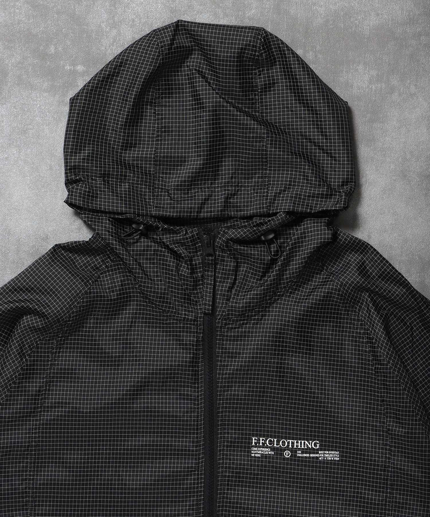 ワンポイントロゴスポーツナイロンフーディ / ナイロン ジャケット ワンポイント ジップ プリント ドローコード ブラック