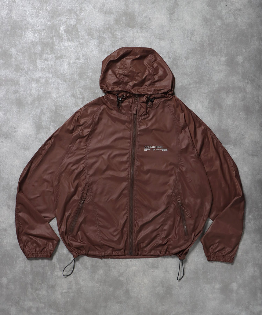 【FFEIN(フェイン)】ワンポイントロゴスポーツナイロンフーディ / ナイロン ジャケット ワンポイント ジップ プリント ドローコード ブラウン