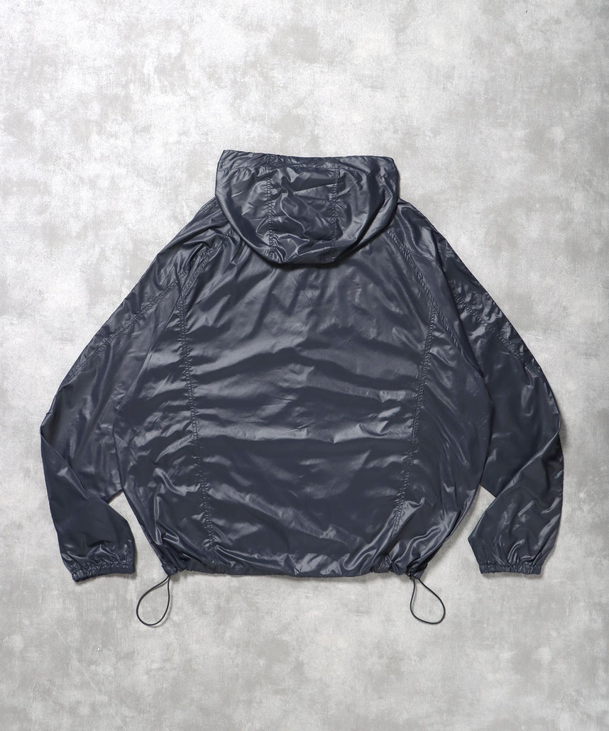 ワンポイントロゴスポーツナイロンフーディ / ナイロン ジャケット ワンポイント ジップ プリント ドローコード ダークネイビー