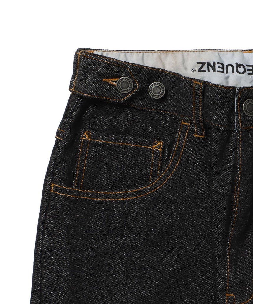 sqnz carve logo denim / 刺繍 ワイドシルエット カーブ メンズ デニム パンツ 加工 ヴィンテージライク ブラック