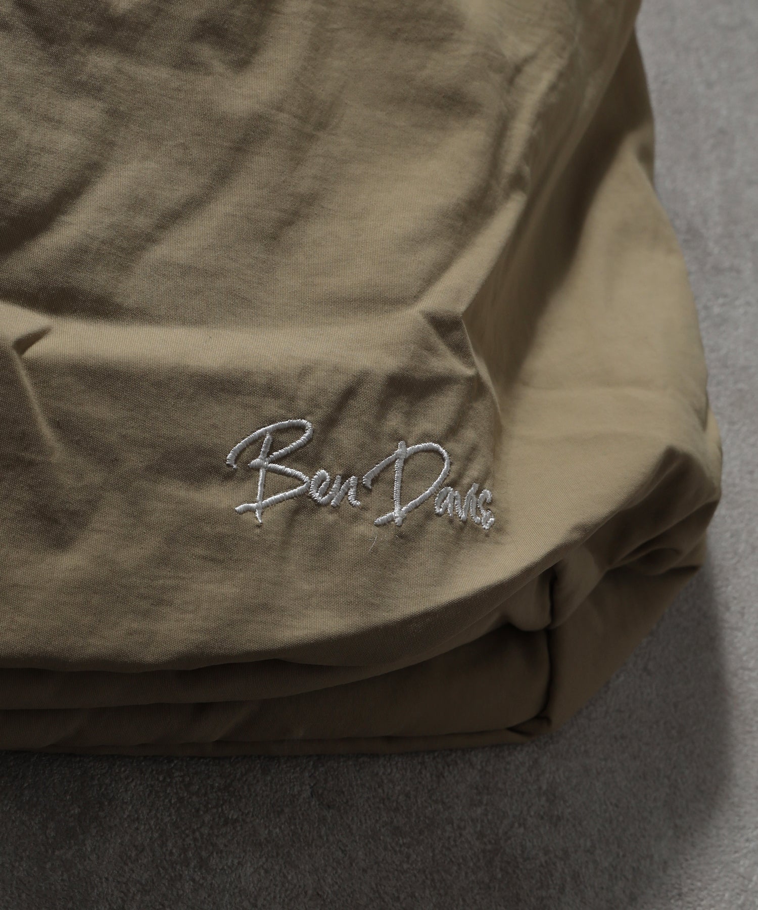 ナイロンビックショルダーバック ベージュ