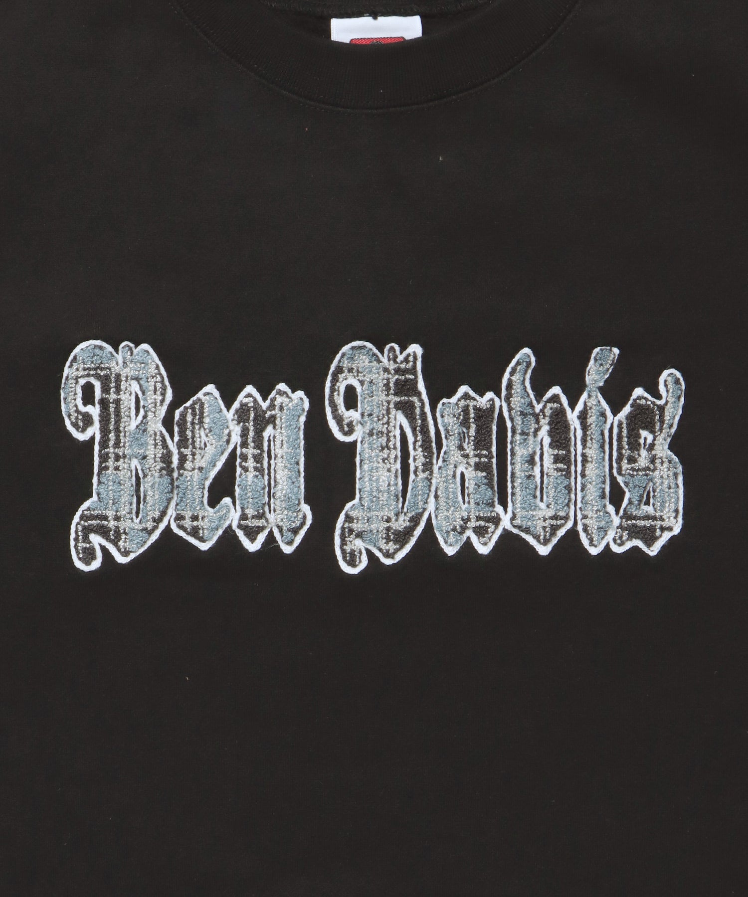 PLAD LOGO CREW / ビッグシルエット クルーネック 裏起毛 ワンポイント 人気秋冬 トレンドカラー スウェット タウンユース カジュアルストリート ユニセックス ブラック