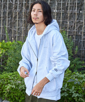 ワンポイントロゴジップパーカー / 刺繍 ワンポイント シンプル ノームコア 綺麗目 シティガール シティボーイ 裏起毛 グレー