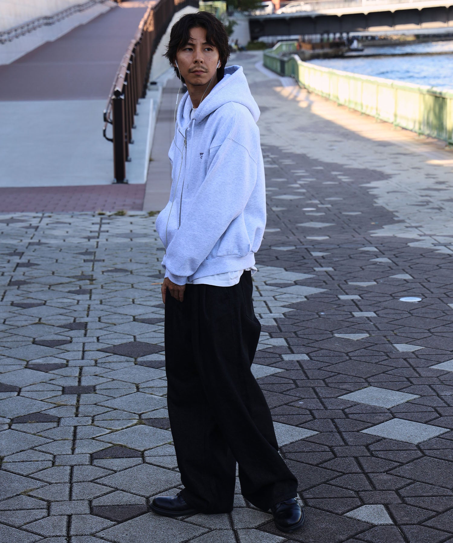 モデル:H178 Size:M アッシュグレー