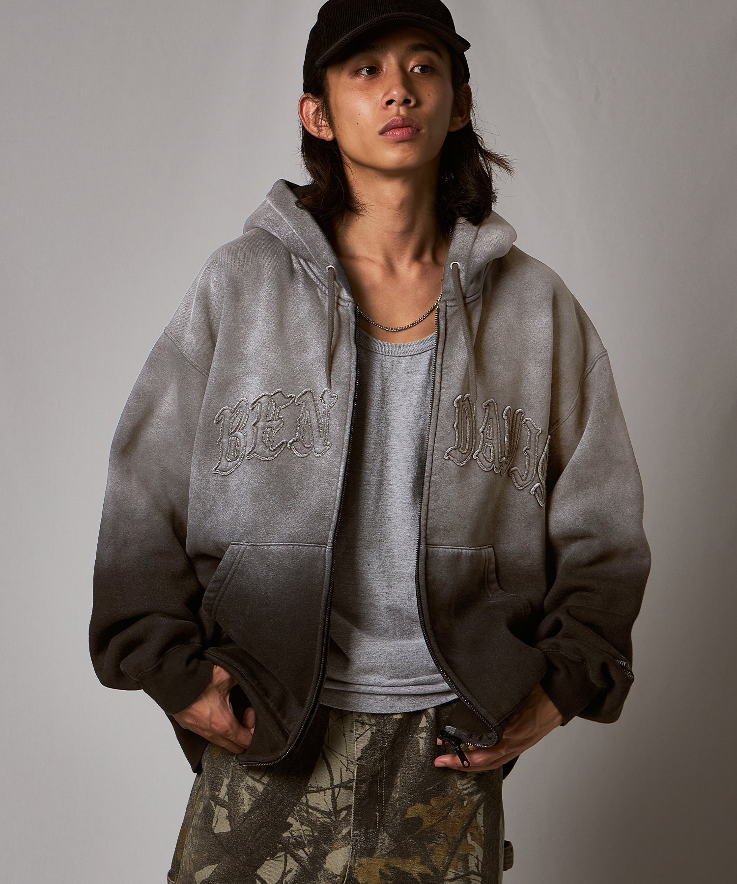 LETTERS FADED ZIP HOODIE / オーバーサイズ 裏起毛 パーカー ジップ フード ヴィンテージライク ブラック系