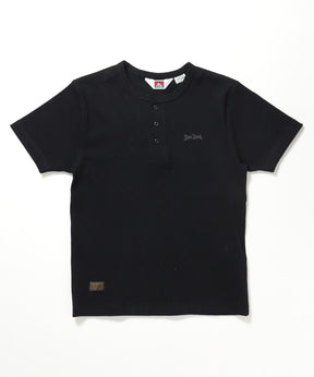 RIB HENLEY TEE / Tシャツ 半袖 ヘンリーネック 刺繍 ワンポイント ユニセックス ピス ブラック