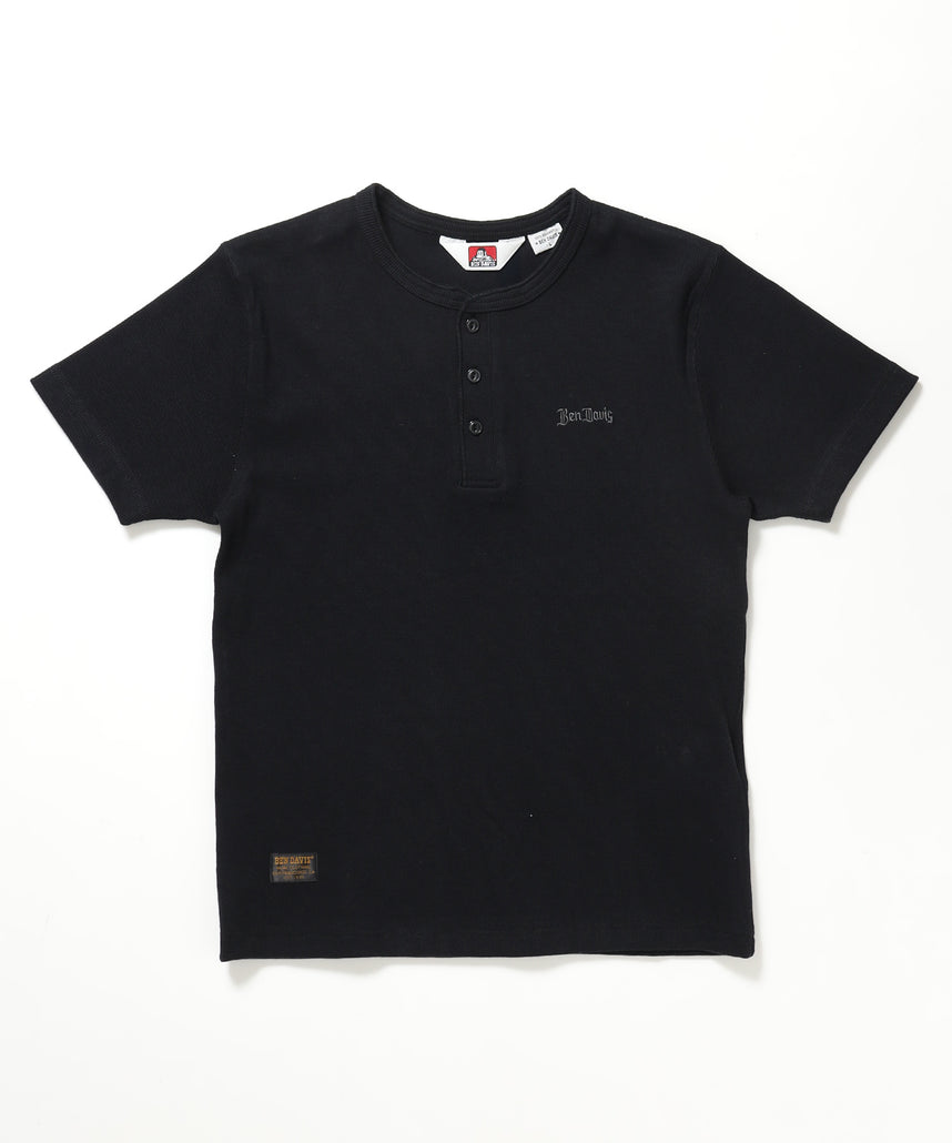 RIB HENLEY TEE / Tシャツ 半袖 ヘンリーネック 刺繍 ワンポイント ユニセックス ピス ブラック